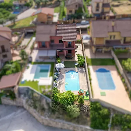 Casa Gredos- Chimenea , Setas , Bbq , Relax Сasa de vacaciones Mombeltrán